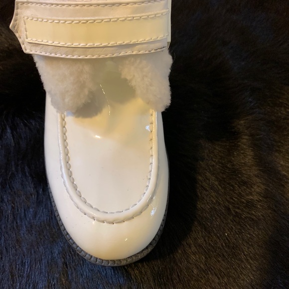 TOD’s Patent Leather Shearling Boots - Picture 2 of 12